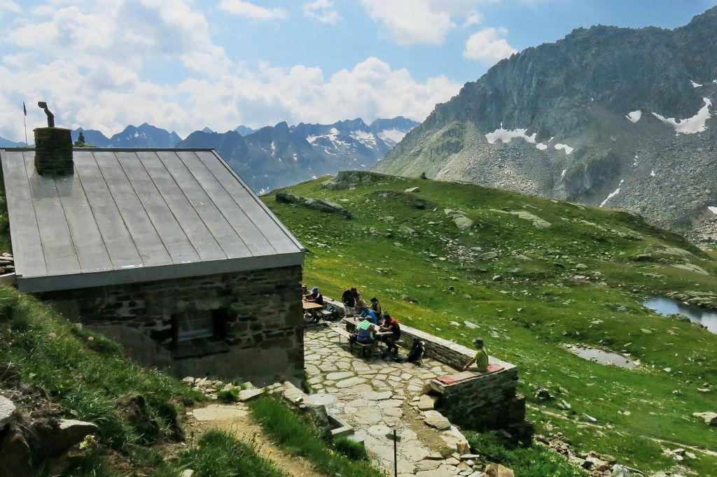 Arrêt à Badushütte (2502m), le temps d'un pique-nique accompagné d'un Christstollen roboratif